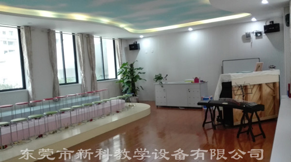 <a href='http://www.yelala.cn/chanpin/58-1.html' target='1' style='font-size:18px; font-weight:bold; color:#000000;'>音樂功能室</a>