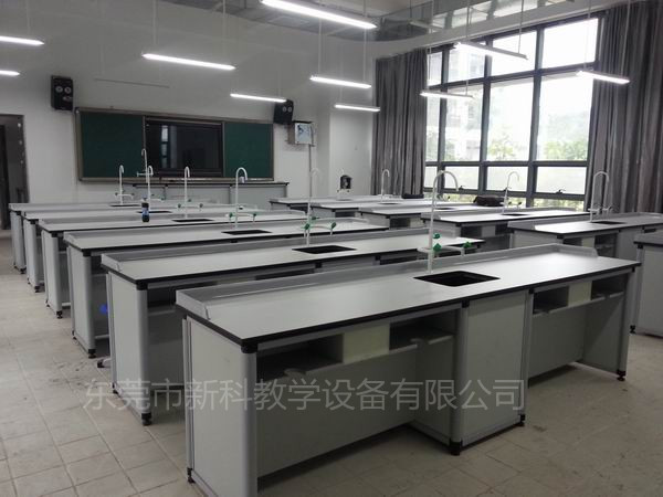 <a href='http://www.yelala.cn/chanpin/53-1.html' target='1' style='font-size:18px; font-weight:bold; color:#000000;'>科學(xué)實驗室</a>設(shè)備