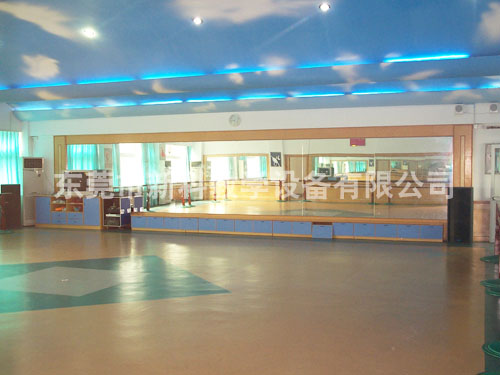 <a href='http://www.yelala.cn/chanpin/59-1.html' target='1' style='font-size:18px; font-weight:bold; color:#000000;'>舞蹈室</a>2