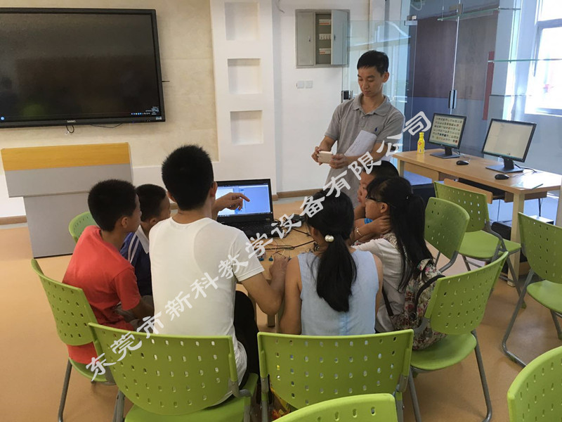<a href='http://www.yelala.cn' target='1' style='font-size:14px; font-weight:bold; color:#0080ff;'>創(chuàng)客實驗室</a>
