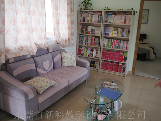 學校<a href='http://www.yelala.cn' target='1' style='font-size:14px; font-weight:bold; color:#0080ff;'>心理咨詢室</a>