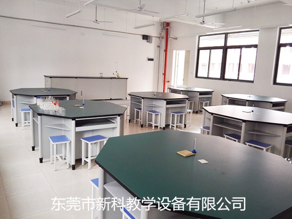 <a href='http://www.yelala.cn/' target='1' style='font-size:14px; font-weight:bold; color:#0080ff;'>物理實驗室</a>設備
