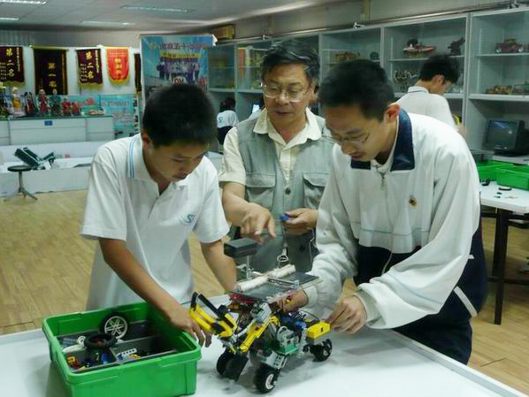 <a href='http://www.yelala.cn/chanpin/60-1.html' target='1' style='font-size:18px; font-weight:bold; color:#000000;'>機器人功能室</a>